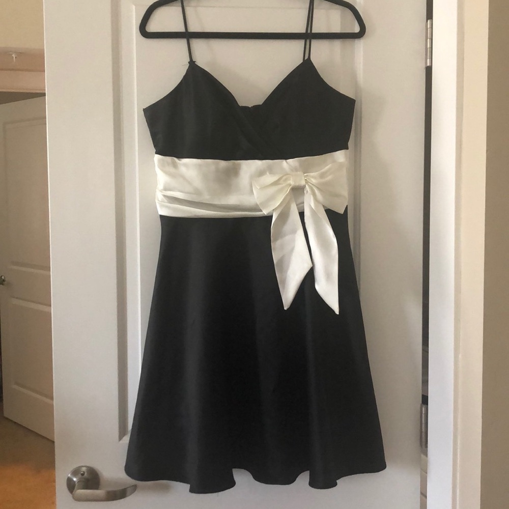 Juniors black and white prom dress